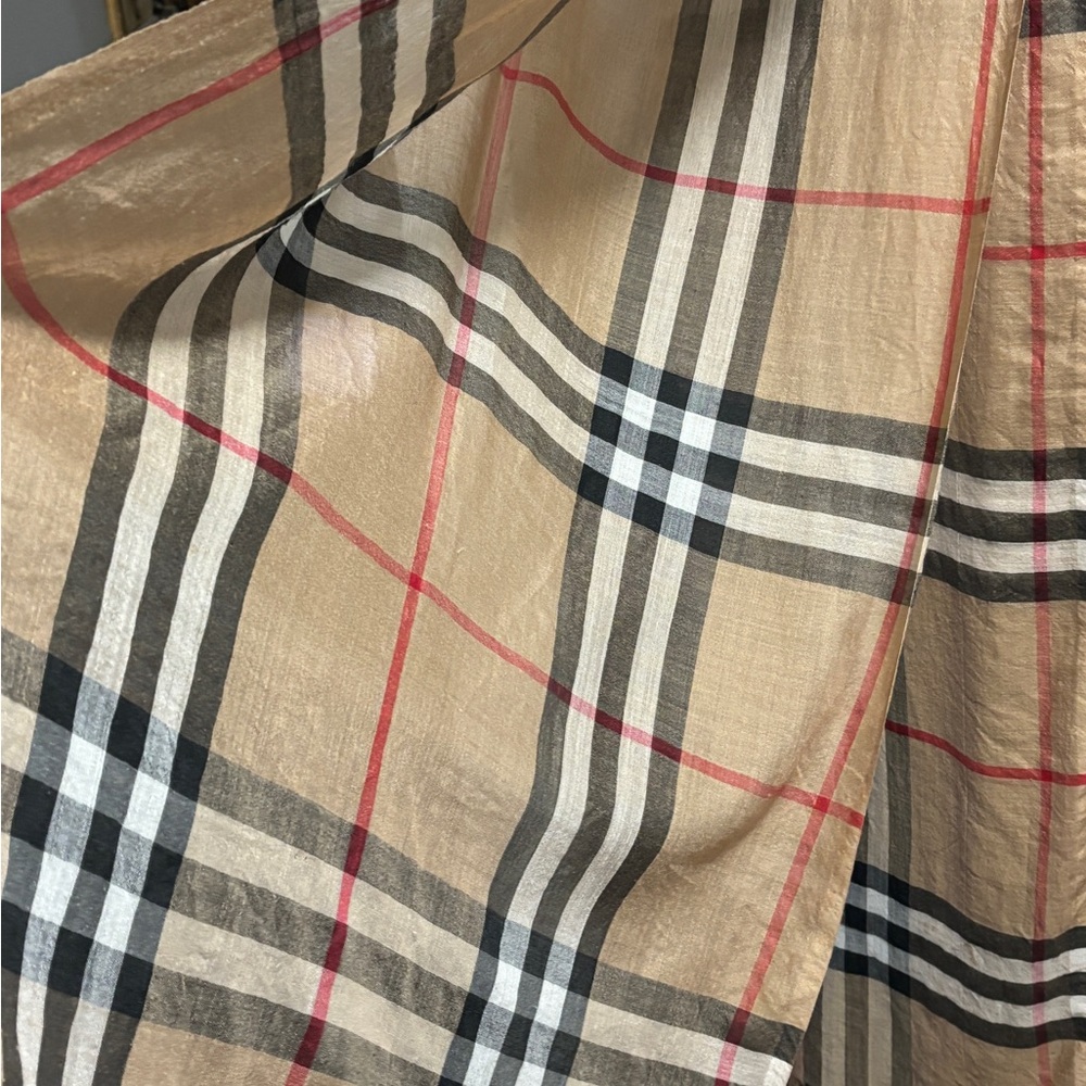 Burberry Lightweight Giant Check Wool & Silk scarf - Picture 3 of 7